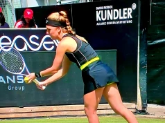 Wimbledon: Rosjanki górą. Porażki Linette i Fręch w 1. rundzie.