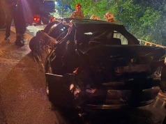 Samochód wypadł z drogi i wpadł do rzeki. Auto utonęło