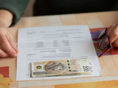 Zwolnienie na chorego męża lub żonę. Tyle wynosi płatne L4 w tym przypadku, niewiele osób korzysta
