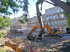 Łódź. Na Franciszkańskiej wyburzono już kamienicę. To element przebudowy trasy tramwajowej