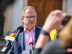 Burmistrz Świebodzic bez absolutorium i wotum zaufania. Zabrakło jednego głosu