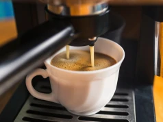 Ludzie narzekają na ceny kawy. Tak wypadamy w Europie. Espresso nie dziwi, ale wystarczy dolać mleka