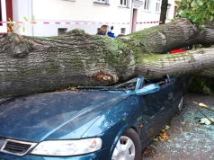 Ubezpieczenie domu przed nawałnicami. Trzeba pamiętać o kilku szczegółach