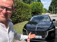 Jeździłem Hongqi H5, chińskim sedanem, który obiecuje komfort i luksus. A jak jest naprawdę?