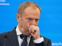Tusk uciekł przed aferą w prosektorium. Czy to utopi rząd?