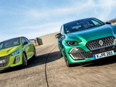 Peugeot 208 kontra Renault Clio. Dwa miejskie hatchbacki, dwa różne napędy | PORÓWNANIE