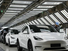 Tesla przyspiesza w Chinach. Sprzedaż wzrosła, ale BYD depcze po piętach