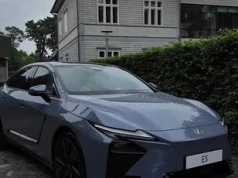 Wideo: nowy Lexus ES z bliska. Flagowiec jest już w Polsce