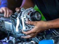 Jak brzmi uszkodzony alternator? Te dźwięki zdradzają awarię