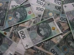 Oświadczenia majątkowe starosty tarnobrzeskiego Pawła Bartoszka i zarządu powiatu za 2025 r. Tyle zarobili, mają domy, auta, oszczędności