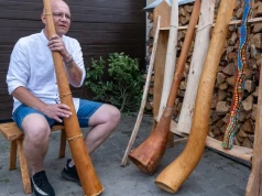 Przemysław Tojza buduje bazuny i ligawki. Brzmienie sprzed wieków ożywa na Pomorzu