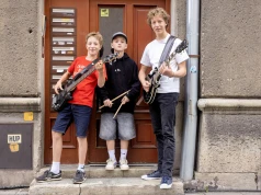 Zaczęli od koncertu w Hawierzowie. Młodzi rockmani B-27 na okładce „Zwrotu”