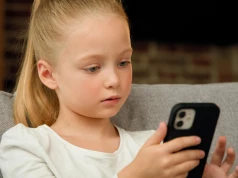 Pilne! Koniec telefonów w podstawówkach. Sejm przyjął nowe przepisy