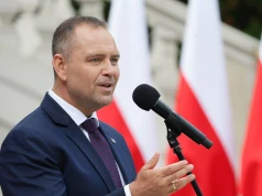 "Sprawdzajmy towar, jaki kupujemy". Poseł zadrwił z Nawrockiego