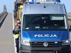 Dachowanie na wjeździe do Lublina. Jeden pas jezdni zablokowany