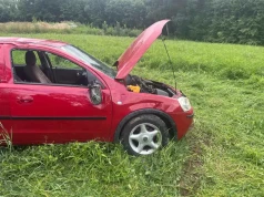Poważny wypadek na szutrowej drodze. Interweniował śmigłowiec LPR