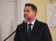 Trzaskowski o dymisjach po aferze: Hucpiarze z PiS chcą nas teraz pouczać