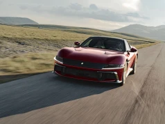 Ferrari przywraca manualną skrzynię biegów. Model 12Cilindri łączy wolnossące V12 z innowacyjnym sprzęgłem