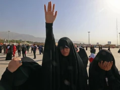 Okrzyki „zemsta, zemsta”, morze żałobników. Iran żegna najwyższego przywódcę