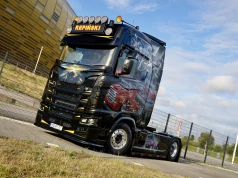 Scania 560S „Tribute to Svempa” – Repiński Transport oddaje hołd zmarłej legendzie