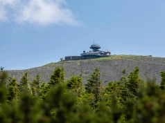 Karkonosze: silny wiatr w górach