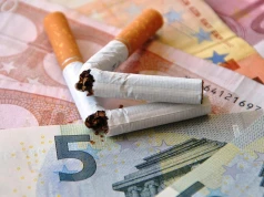 FDA pokazała, jak walczyć z paleniem. Polska woli dawać prezenty mafii