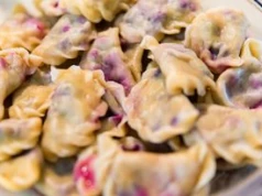 Babciny patent na pierogi z wiśniami. Nic nie wypływa podczas gotowania, a ciasto jest sprężyste