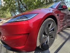 Tesla Model 3 z „drugiej ręki”. Zadbany model za 100 tys. złotych? To możliwe!