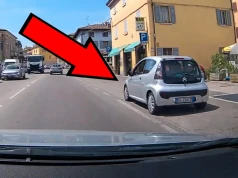 Metoda "na lusterko" na filmie. Tak turyści tracą pieniądze za granicą