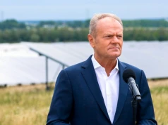 Atomowy poker Tuska. Licytuje atomem, ale przyszłość widzi w słońcu i wietrze