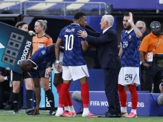"Poprosiłem dwóch najsilniejszych". Trener ujawnił, jak chciał chronić Mbappe