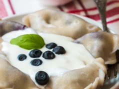 Dodaję to do pierogów z owocami. Nie rozpadają się i świetnie smakują