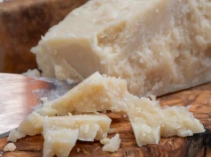 Parmezan a pecorino. Wszyscy je lubią, mało kto wie, czym się różnią