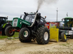 Ryk silników i kłęby dymu! Za nami widowiskowe zawody Tractor Pulling w Rogu