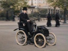 Renault Type A z 1898 roku. Silnik 0,27 litra, 1,75 KM i skrzynia biegów z kłami, od której zaczęło się imperium