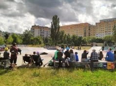 Skatepark na Karolewie pęka w szwach. Warsztaty i pokazy na otwarcie szkółki deskorolki