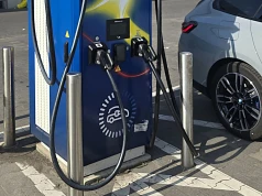 Różnica nawet 1 zł/kWh, czyli wakacyjne promocje na ładowanie. Gdzie kierowcy EV zapłacą najmniej?