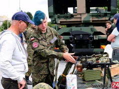Militarne pojazdy, amerykańskie radiowozy i wielkie serca. Piknik nad zalewem Witoszówka