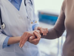 Ta rzadka choroba wymaga dożywotnich kontroli. Nowe terapie dają nadzieję, ale potrzebne są zmiany