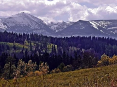 Charakterystyczny punkt w panoramie Karkonoszy. 126 lat kultowego budynku
