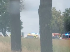 Zderzenie samochodów na drodze krajowej. Dwie osoby ranne. Lądował śmigłowiec LPR