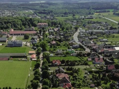 Ta wieś w Polsce to wyspa dobrobytu. Pensja 13 tys. zł miesięcznie uchodzi za przeciętną