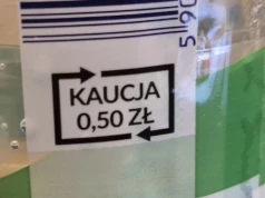 Nowy przekręt na butelkomatach. Wyłudzają kaucję... naklejką