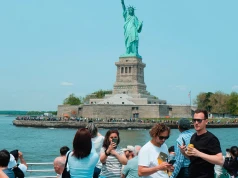 Polacy już nie marzą o wyjeździe do USA. Zamiast amerykańskiego snu śnimy sen europejski