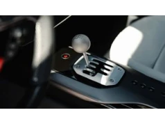 Ferrari zrobiło manualny automat. Debiutuje w 12Cilindri Manuale