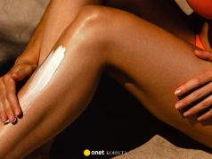 Brązuje, ujędrnia i zawiera retinol. To czekoladowe masło do ciała jest hitem lata