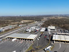 Największa europejska stacja benzynowa przeżywa oblężenie. Ma ponad setki dystrybutorów