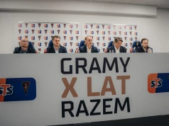 STS zostaje z Pogonią Szczecin. Kontrowersje wokół nowych strojów