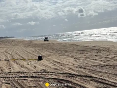 Tajemnicze metalowe kule na plaży w Australii. Agencja kosmiczna zdradza kulisy