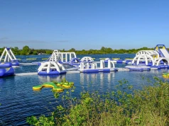Piaszczysta plaża i mnóstwo atrakcji. Z Warszawy dojedziesz w 40 minut